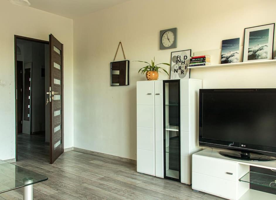 Apartment 50M2 With A Large Living Room, Bedroom, Balcony And Free Private Parking Gdaňsk Exteriér fotografie